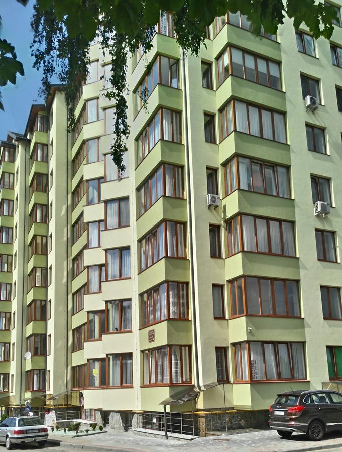 Apartment On Stepana Bandery 35 トラスコヴェッツ エクステリア 写真
